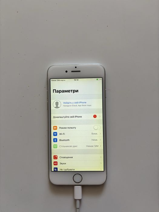 Apple iPhone 6 Silver 16GB Neverlock (оригінальна коробка + оригінальний блок живлення теж входить в комплект). Робочий Touch Id