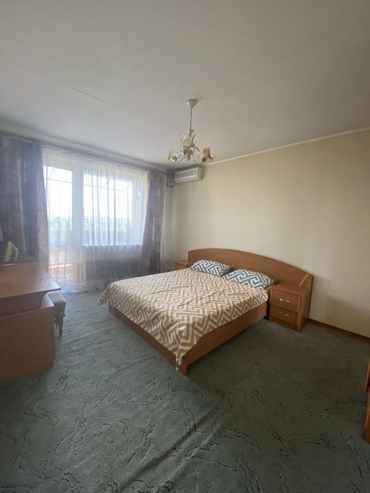 Подобово посуточно 3 кім Район Комарова можливо помісячно