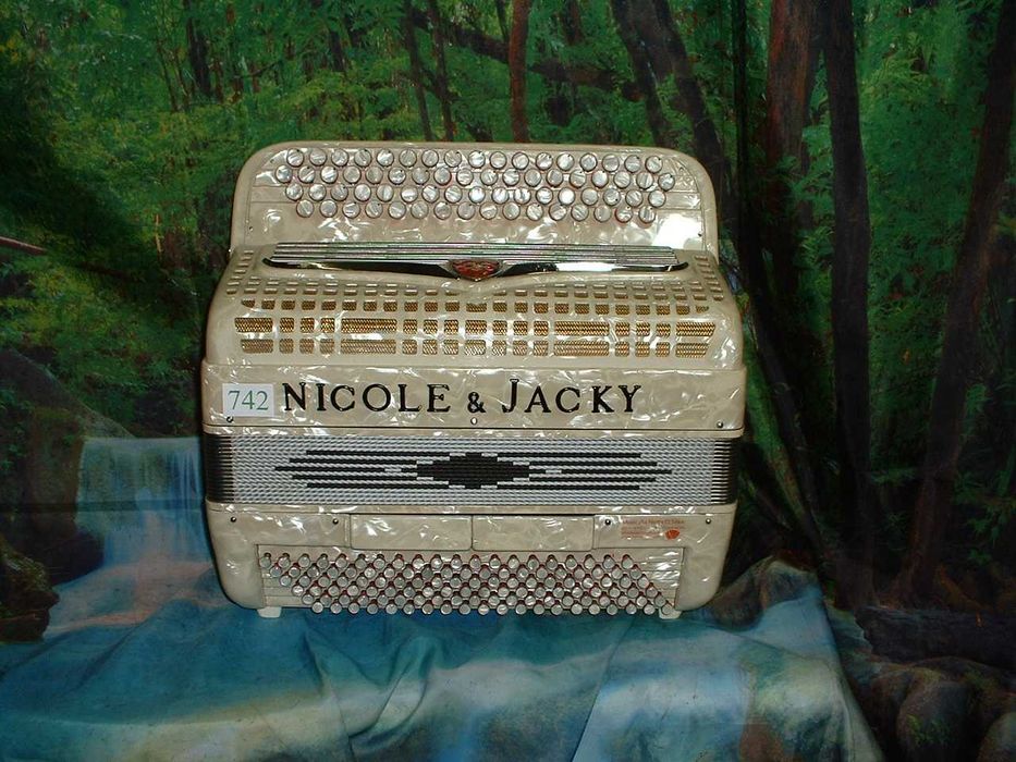 Acordeao Avenda G .742