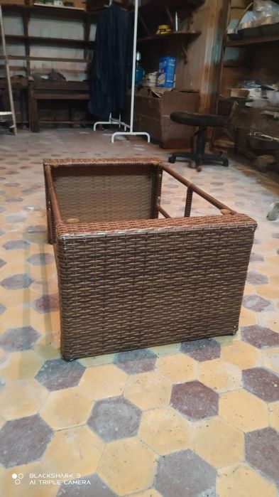 Mesa de apoio em vime