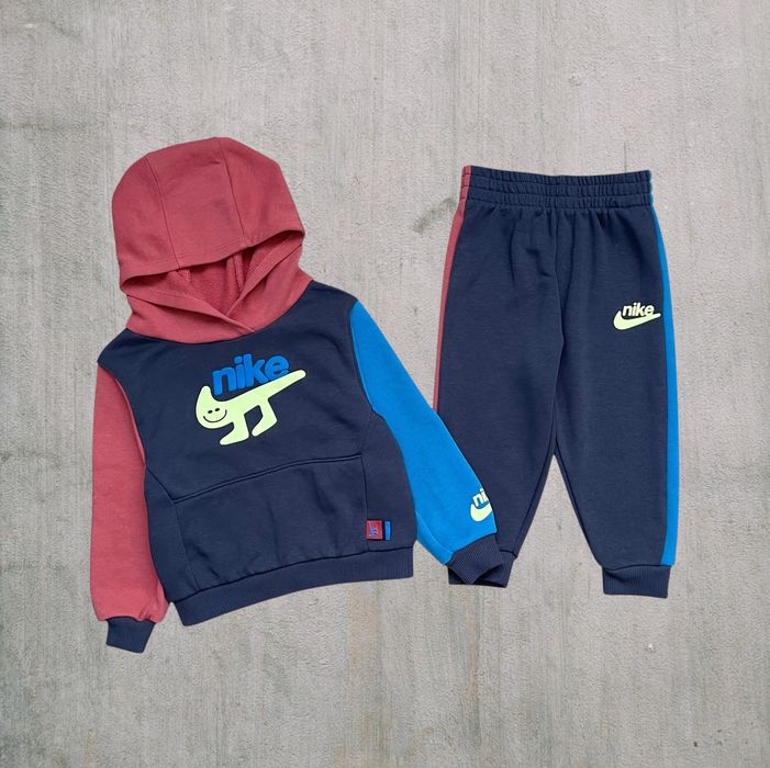 Оригінальний костюм Nike на 2 роки