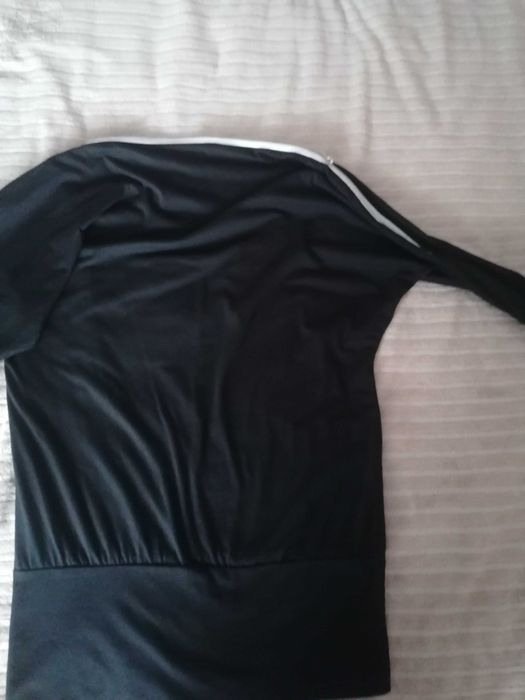 Продам костюм, плаття