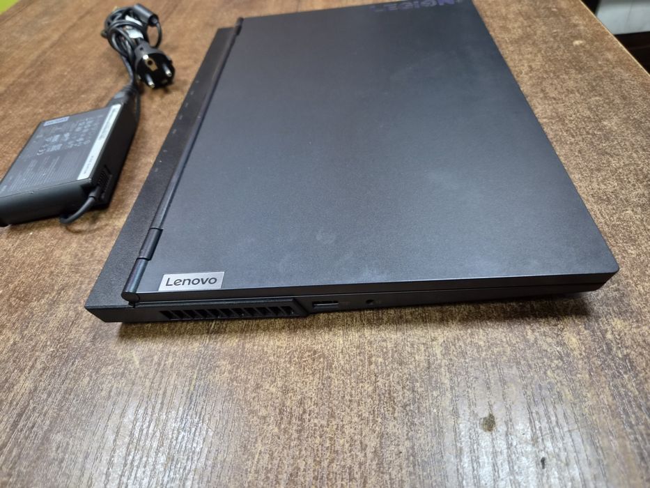 Ноутбук Lenovo Legion 5 15ARH05 Ryzen 5 4600H GTX 1650 на запчастини чи відновлення