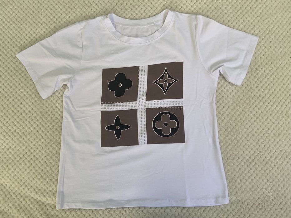 Nowa biała koszulka bluzeczka krótki rękaw Monogram rozmiar M/L