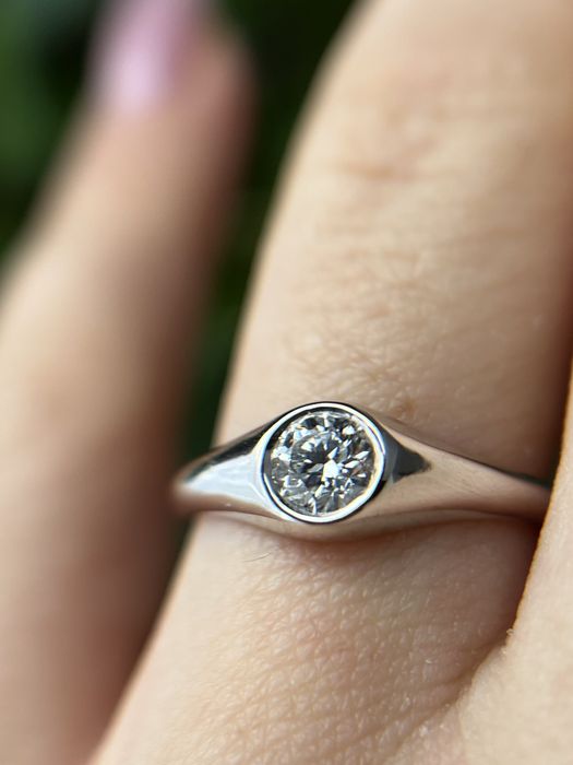 Каблучка Sova із білого золота з діамантом