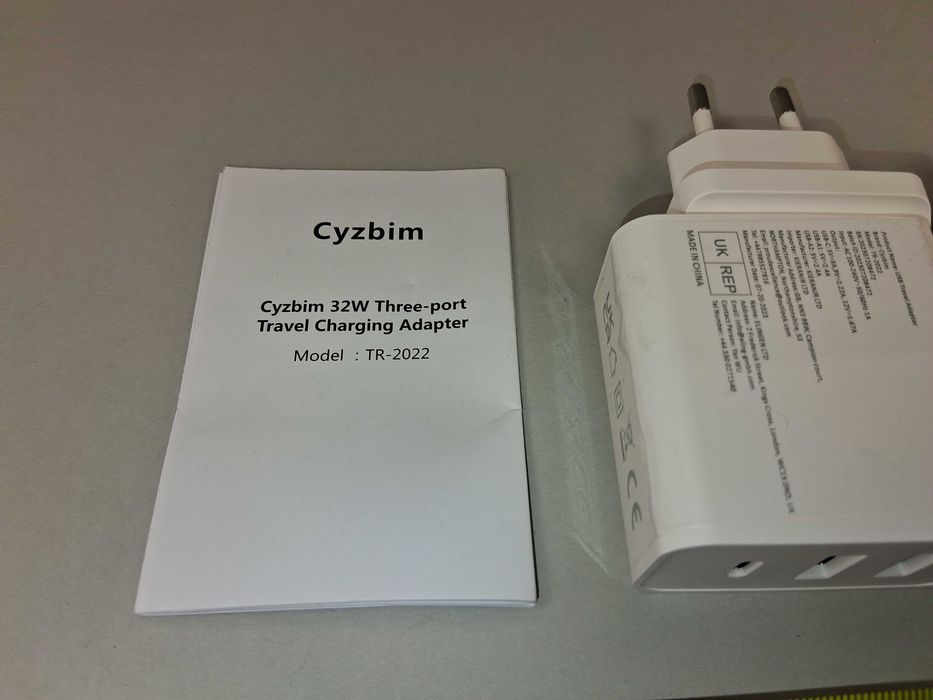 N233 Ładowarka Szybka Cyzbim 32W USB-C 2xUSB-A Trzy Porty Adapter