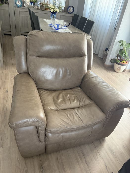 Conjunto de sofa+cadeira de pele com reclinação