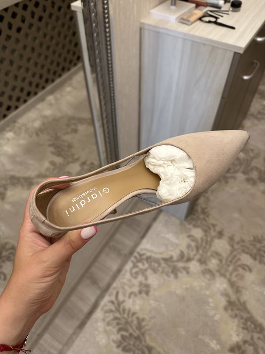 Продам туфли Giardini