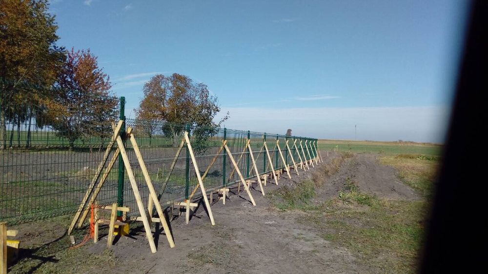 Забор із сітки, огорожа з сітки - сварная сетка для забора в полимере