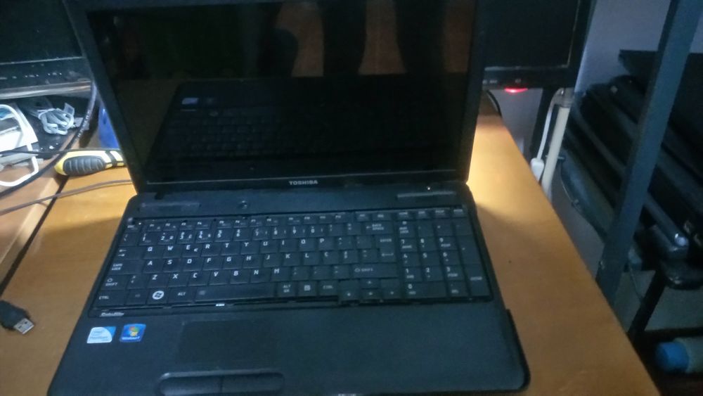 Toshiba C660 28T - Peças