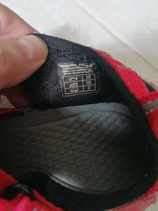 Sandálias KEEN criança unissexo tam. 34,                 15€