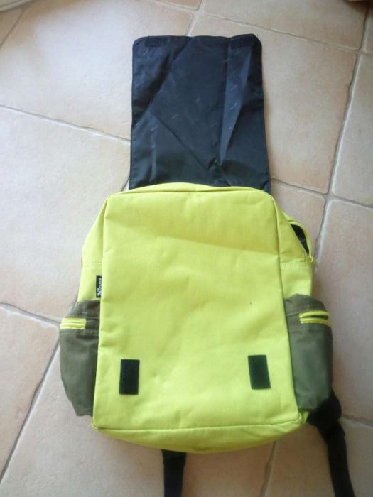 Mochila escolar menino