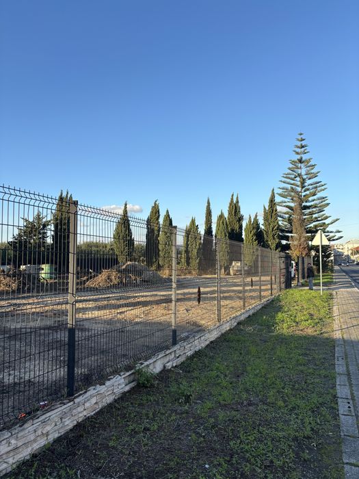 Portoes e gradeamento