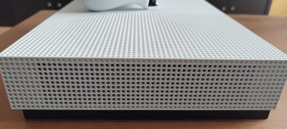 Konsola Xbox One S All Digital + pad