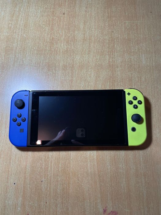 Nintendo Switch - Azul / Amarelo Néon