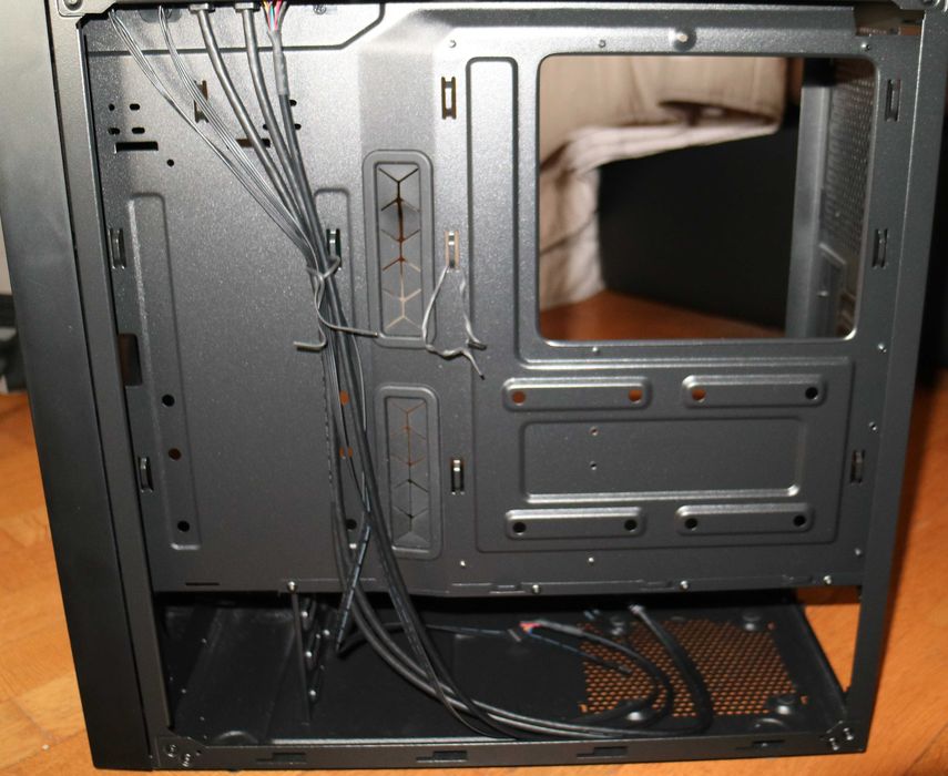 Caixa ATX - Cooler Master NR600427388776408698887