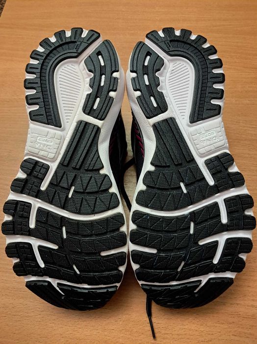 Детские Кроссовки Brooks оригинал размер 38.5