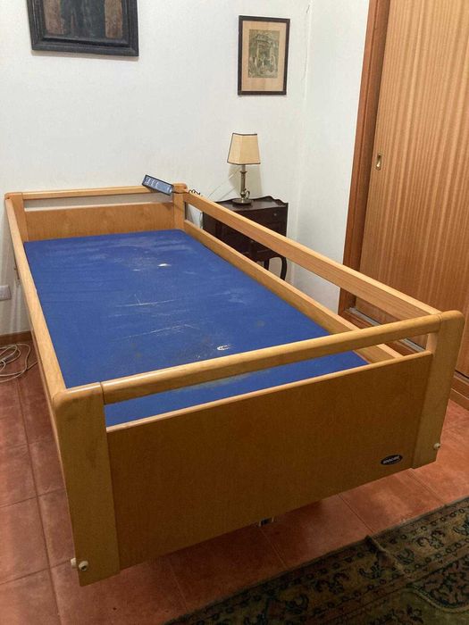 Cama articulada elétrica com oferta de colchão antiescaras