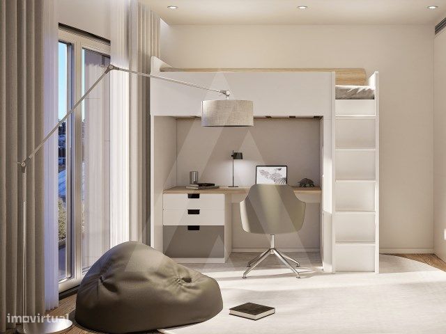 Apartamento T2 com varanda e l. estacionamento em Coimbra