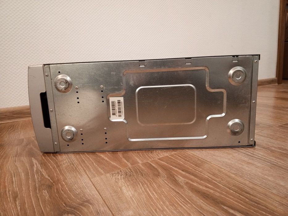 Stara obudowa komputerowa