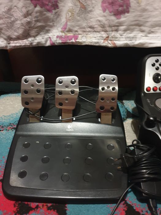 Руль Logitech g25