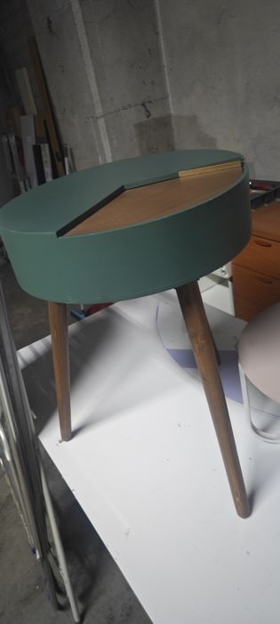 Vendo mesa de centro com gaveta