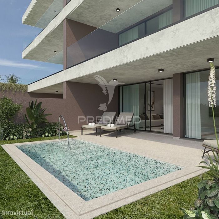 Apartamento T2 com jardim e piscina privada