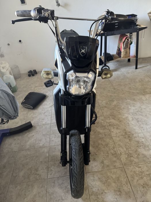 Mota eletrica sem bateria