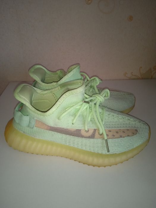 Кросівки сіточки Adidas Yeezy Boost