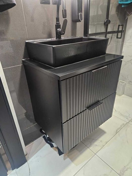 Szafka Adel Black z umywalka