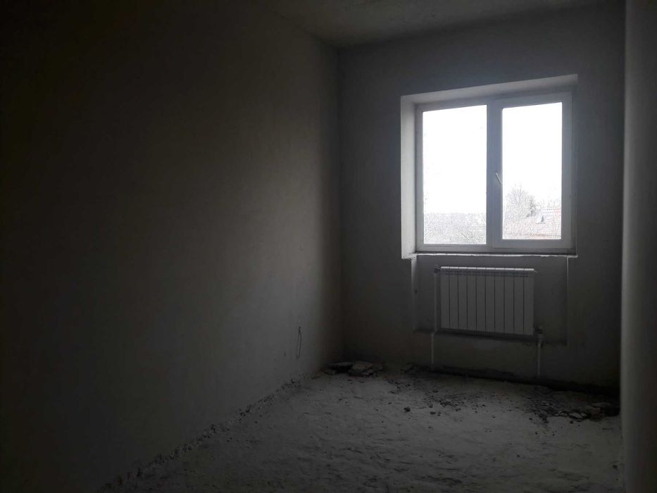 Продам 2 кімнатну квартиру в с  Рожни