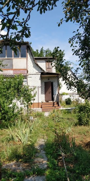 Продається  дачний будинок