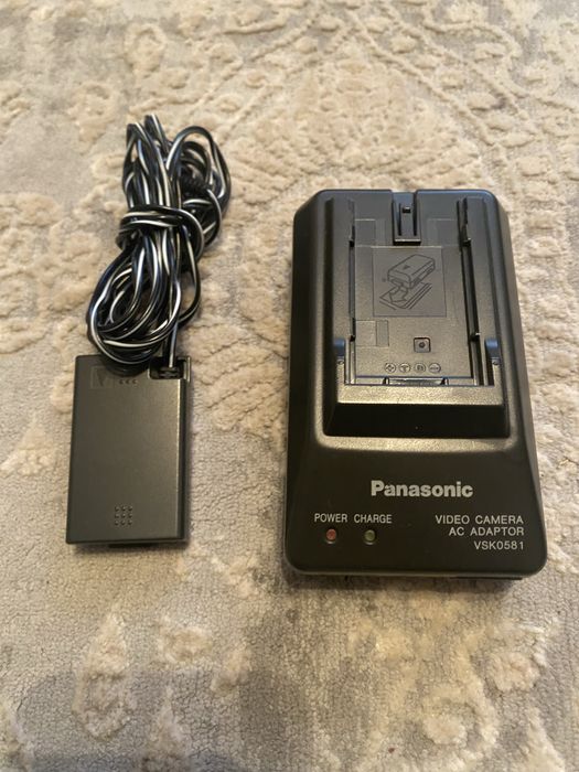 Зарядка для камер Panasonic VSK-0581  та перехідник постійного струму