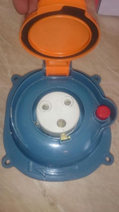 Розетка автомат промышленная Legrand легранд 54153. 32А-220/240V~