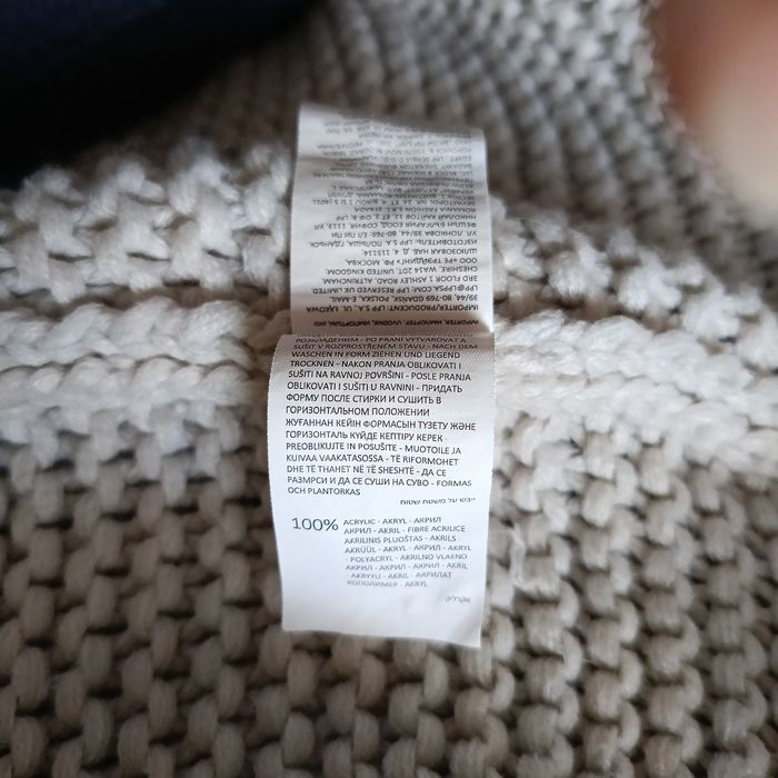 Piękny sweter o grubym splocie
