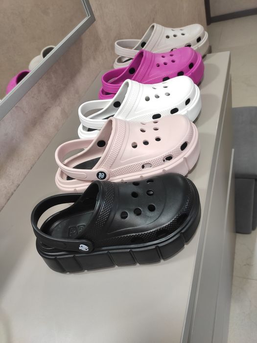 Кроксы женские с джибитсами