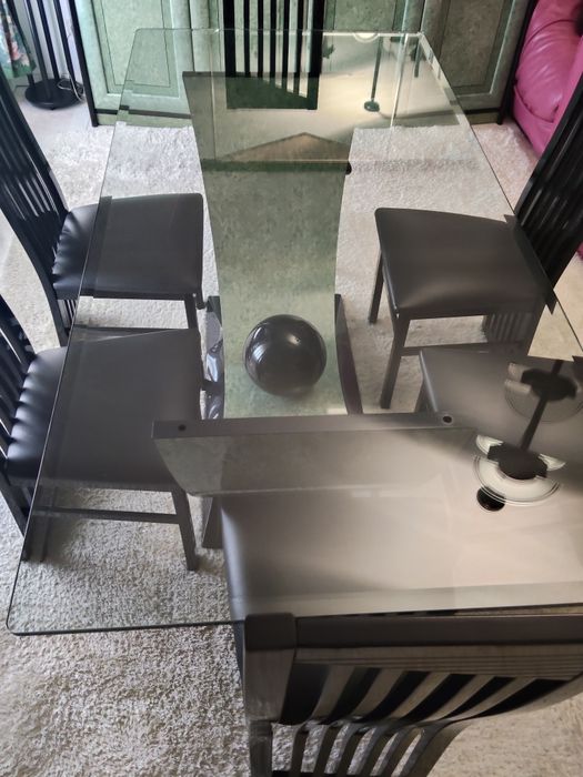 Mesa de sala em vidro com 6 cadeiras