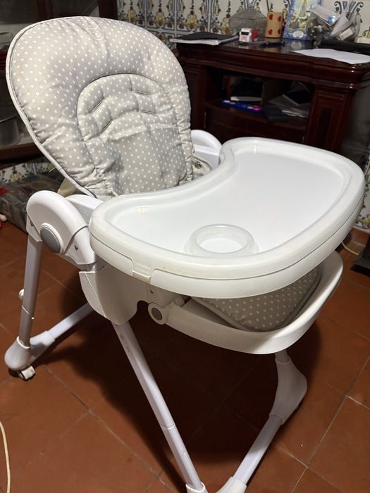 Berço + cadeira de refeição bebê/criança 50€