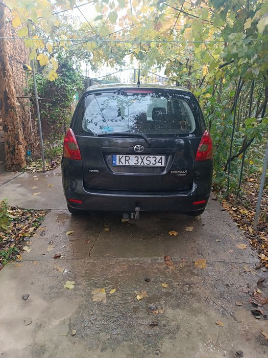 Тойота коррола версо 2002 рік