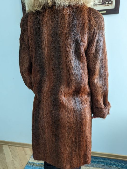 Продаю нову шубу із нутрії.