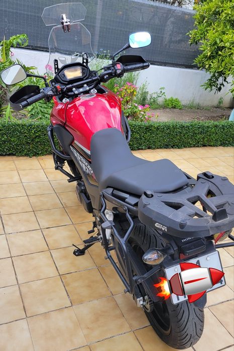 Honda CB500X ABS (2017) – Histórico Honda | Kit 3 Malas Givi | Impecável