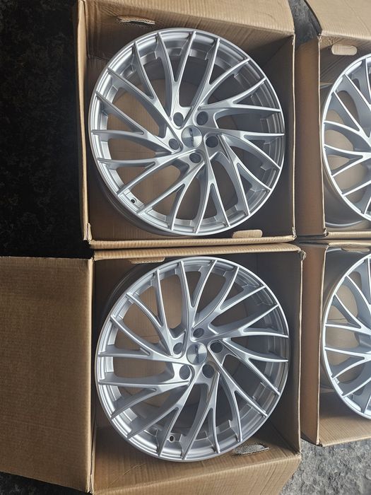 Felgi alumniowe 5x112 8j et 30 19" gmp italia