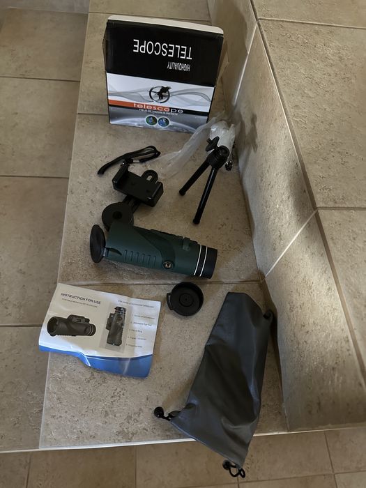 Monóculo tipo telescópio