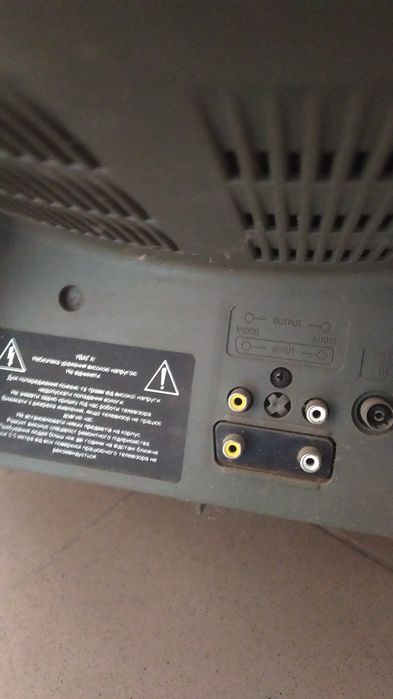 Продам Телевізор та відеомагнітофон Samsung