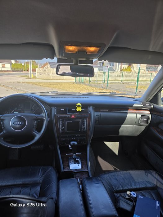 Audi A8 quattro  3.7 benzyna