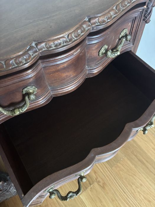 Conjunto mesinhas + comoda