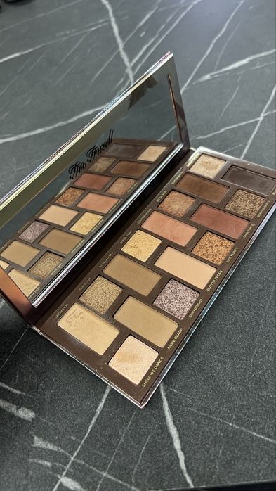 Too Faced born this way  Sunset Stripped paleta cieni