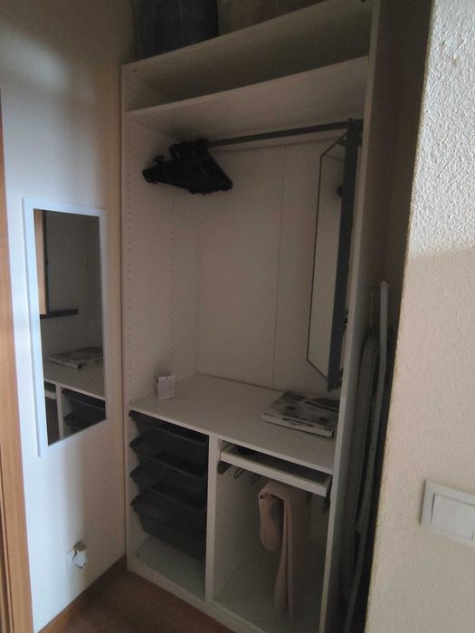 Complementos roupeiro IKEA TUDO por 150€.