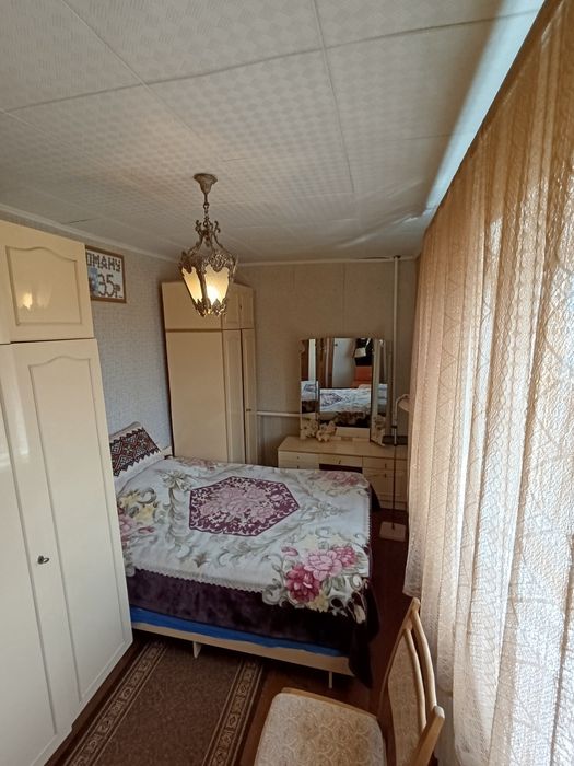 Продам 2 кімн квартиру в центрі.
