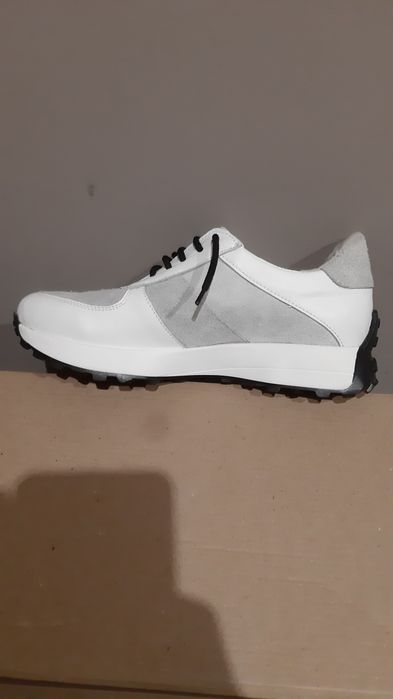 Кроссовки удобная обувь